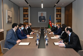   Aserbaidschanischer Außenminister trifft sich mit dem israelischen Tourismusminister  