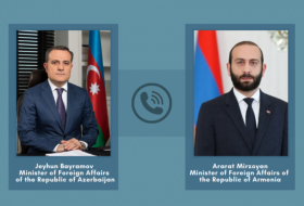  Aserbaidschanischer Außenminister führt Telefongespräche mit dem armenischen Amtskollegen  