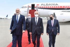  Albanischer Premierminister kommt in Baku an  - FOTO  