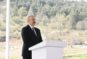   Ilham Aliyev:  „Ich bin sicher, dass die Kongressteilnehmer mit großem Begeisterung zum alten Schuscha gekommen sind“ 