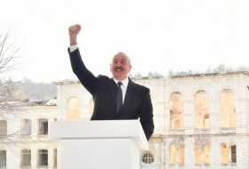     Ilham Aliyev:   Aserbaidschaner werden ab sofort als siegreiche Menschen leben  