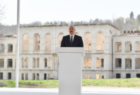     Präsident Aliyev:   Name dieses Kongresses ist der Siegeskongress, und dies ist natürlich  