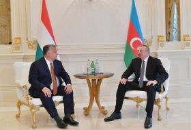   Staatsoberhäupter Aserbaidschans und Ungarns tauschten Briefe aus  