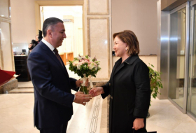   Stellvertretende Parlamentssprecherin Kasachstans trifft in Aserbaidschan ein  