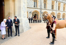  Karabach-Pferd an Königin Elisabeth II. überreicht – FOTO – VIDEO  