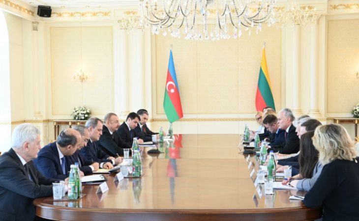   Präsidenten Aserbaidschans und Litauens trafen in einem erweiterten Format zusammen  