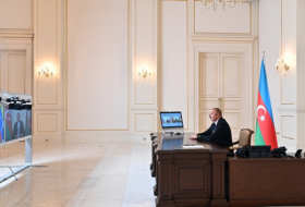   Präsident Aliyev trifft sich mit dem venezolanischen Amtskollegen  