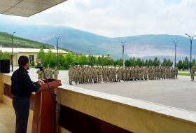   Vertreter des Staatlichen Komitees für die Arbeit mit religiösen Organisationen treffen sich mit Soldaten  