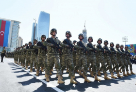     Aserbaidschan begeht den Tag der Streitkräfte    