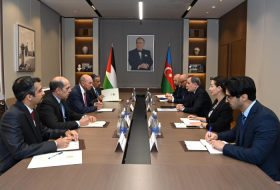   Aserbaidschanischer Außenminister trifft sich mit dem Vorsitzenden des jordanischen Senats  