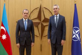   Aserbaidschanischer Außenminister trifft sich mit dem NATO-Generalsekretär  