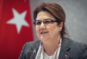   Ministerin für Familie und Soziales von der Türkei besucht die Ehrenallee  
