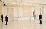   Präsident Ilham Aliyev erhält Beglaubigungsschreiben der neu ernannten Botschafter  