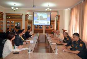  Aserbaidschan und Pakistan tauschen sich über die Zusammenarbeit in der militärischen Ausbildung aus  