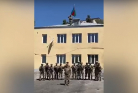   Aserbaidschanische Flagge in Latschin gehisst -   VIDEO    