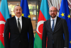   Präsident Ilham Aliyev und Charles Michel führen Telefongespräche  