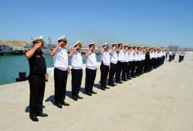   Militärschiffe des Iran, Kasachstans und Russlands haben den Hafen von Baku verlassen  