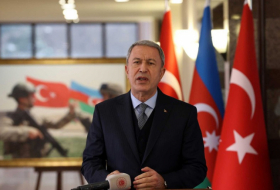     Hulusi Akar:   „Türkei steht zu Aserbaidschan“  