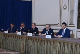   Bei dem Treffen mit Blinken und Mirzoyan sprach Jeyhun Bayramov über die Provokationen Armeniens  