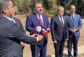   Türkischer Gesundheitsminister besucht Schuscha  