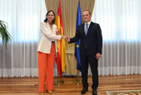   Jeyhun Bayramov traf mit dem spanischen Minister für Industrie, Handel und Tourismus zusammen  
