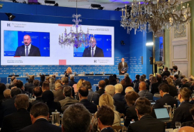   Ilham Aliyev spricht auf einem Forum in Italien  