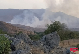   Armenier legen Feuer in Chodschali  