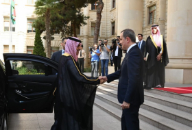  Jeyhun Bayramov traf sich mit dem Außenminister von Saudi-Arabien - FOTOS