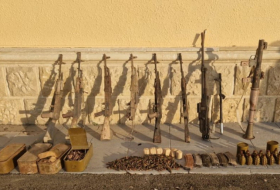   In Füzuli wurden Waffen und Munition gefunden  