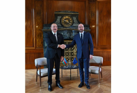   Präsident Ilham Aliyev und EU-Ratspräsident Charles Michel treffen sich in Prag  