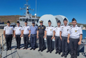   Aserbaidschanischer Soldaten trainieren auf einem Patrouillenboot in der Türkei  