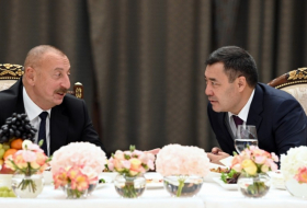   Im Namen von Sadir Japarov wurde ein offizieller Empfang zu Ehren von Präsident Ilham Aliyev organisiert  