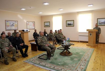  Usbekische Verteidigungsminister besuchte Militäreinheiten in Aserbaidschan - FOTOS