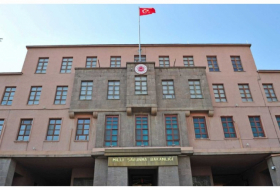  Türkisches Verteidigungsministerium gratuliert dem aserbaidschanischen Volk zum Nationalen Wiedergeburtstag