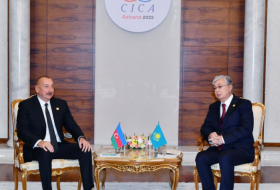   Es gab ein Telefongespräch zwischen den Präsidenten von Aserbaidschan und Kasachstan  