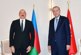   Präsidenten von Aserbaidschan und der Türkei gratulierten dem Personal, das an den 
