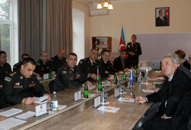   NATO-Delegation hält Treffen in Baku ab  