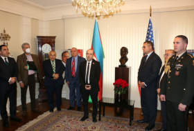   Heydar Aliyev in Washington gedacht  