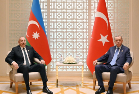   Ilham Aliyev traf sich mit Recep Tayyip Erdogan und es wurde betont, dass die brüderlichen Beziehungen sich ausweiten  