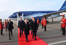   Aserbaidschanischer Premierminister beginnt einen offiziellen Besuch in Georgien  