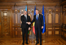   Präsident Aliyev trifft Präsidenten von Rumänien  