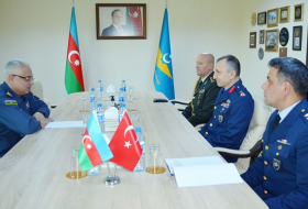   Vertreter der Luftstreitkräfte Aserbaidschans und der Türkei führten Mitarbeitergespräche  