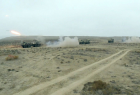   Raketen- und Artillerietruppen führten Gefechtsübungen durch -   VIDEO    
