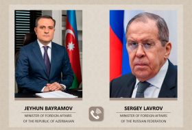   Es fanden Telefongespräche zwischen den Außenministern Aserbaidschans und Russlands statt  