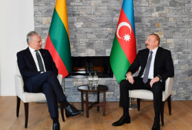   Litauischer Präsident über die Manipulation Armeniens auf der Latschin-Straße informiert  
