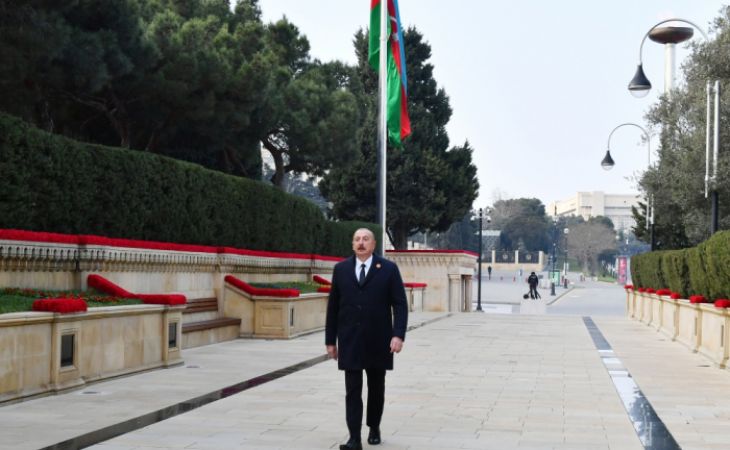   Präsident Ilham Aliyev besuchte am 33. Jahrestag der Tragödie vom 20. Januar die Allee der Märtyrer  