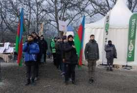   Aserbaidschanische Aktivisten setzen den friedlichen Protest fort  