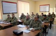   In der aserbaidschanischen Armee findet ein Ausbildungskurs unter Beteiligung britischer Spezialisten statt  