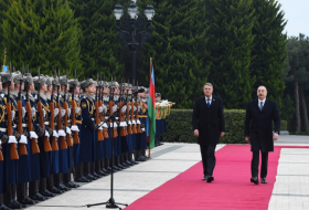  Es gab eine offizielle Begrüßungszeremonie für den Präsidenten von Rumänien - FOTOS