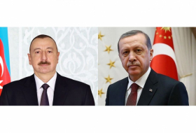   Aserbaidschanischer Präsident drückt Erdogan sein Beileid wegen des tödlichen Erdbebens in der Türkei aus  
